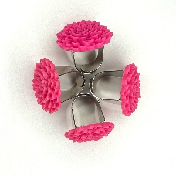 LOT OF 4 Hot Pink Flower Rings Bundle - Adjustable - SOLD AS IS - Picture 3 of 8